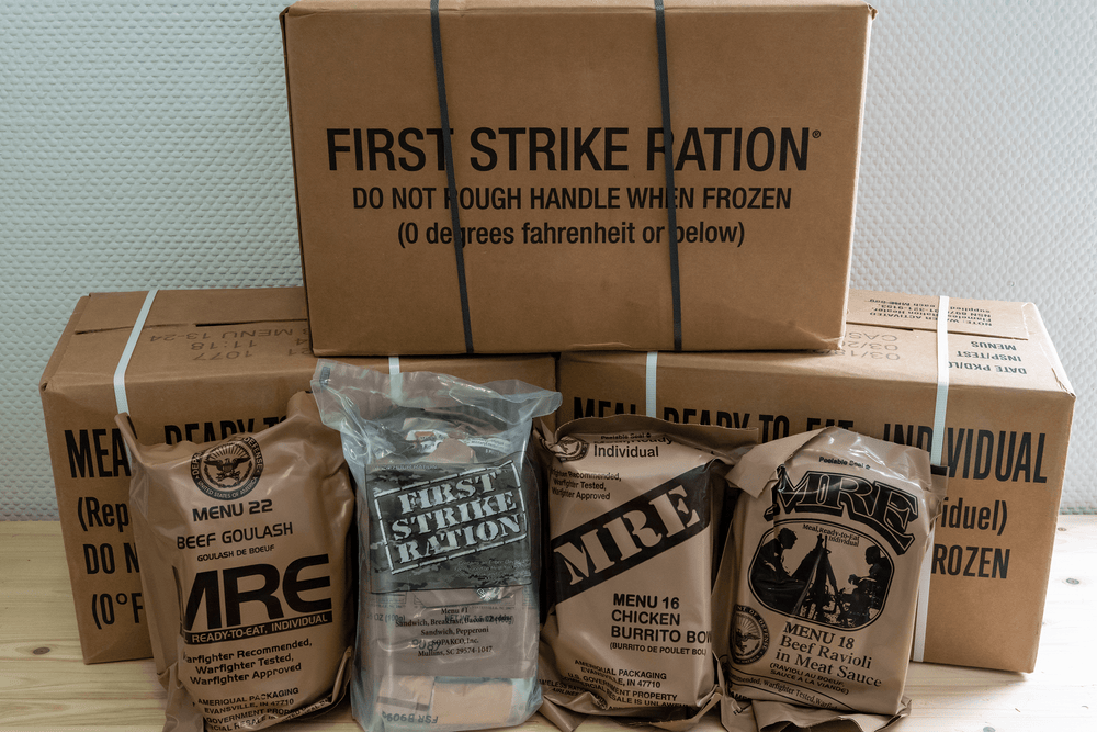 MRE - Ración de comida militar, lista para comer, del ejército de Estados  Unidos, diferentes menús, CHICKEN, NOODLES and VEGETABLES, in SAUCE
